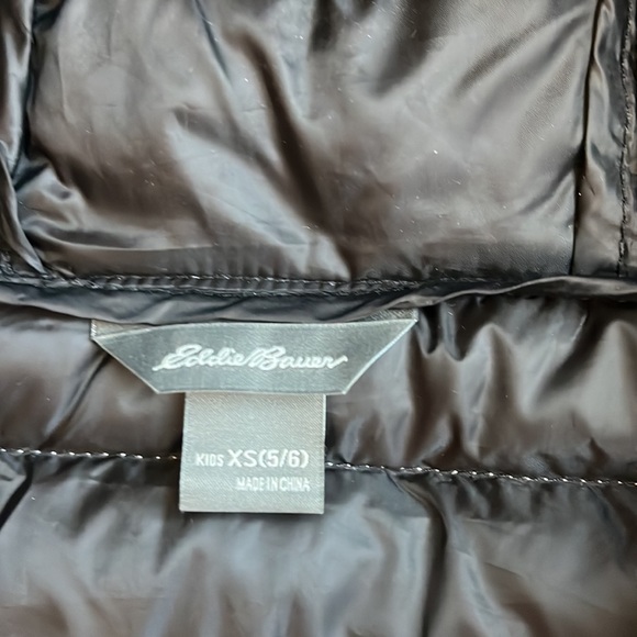 Boys XS 5/6 Brand New Condition Eddie Bauer Puffer jacket - Picture 3 of 7